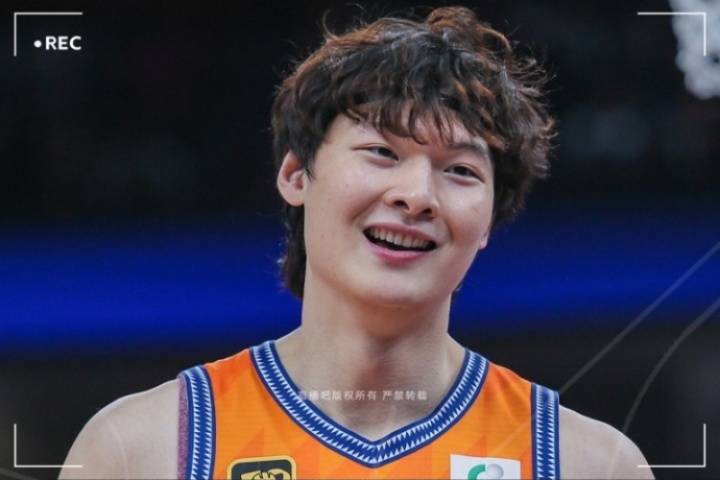 直播吧独家：上海计划三年顶薪续约王哲林