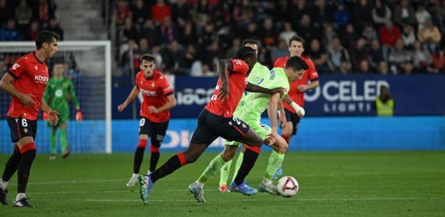 九游体育官网入口-弗利克极限轮换吃苦果，巴萨吞四球联赛首败